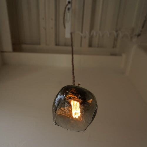 角球(墨透き被せ) 安土草多氏 ガラスペンダントライト 照明