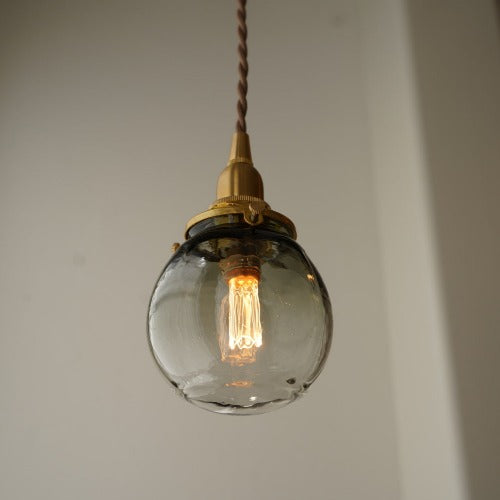 安土草多 球(墨透き被せ) ガラスペンダントライト