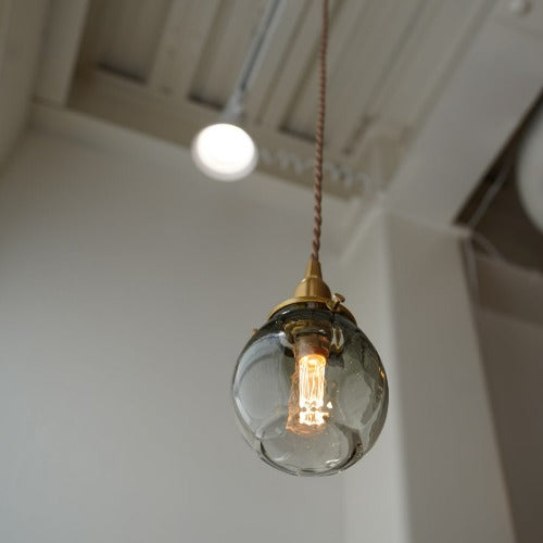 安土草多 球(墨透き被せ) ガラスペンダントライト