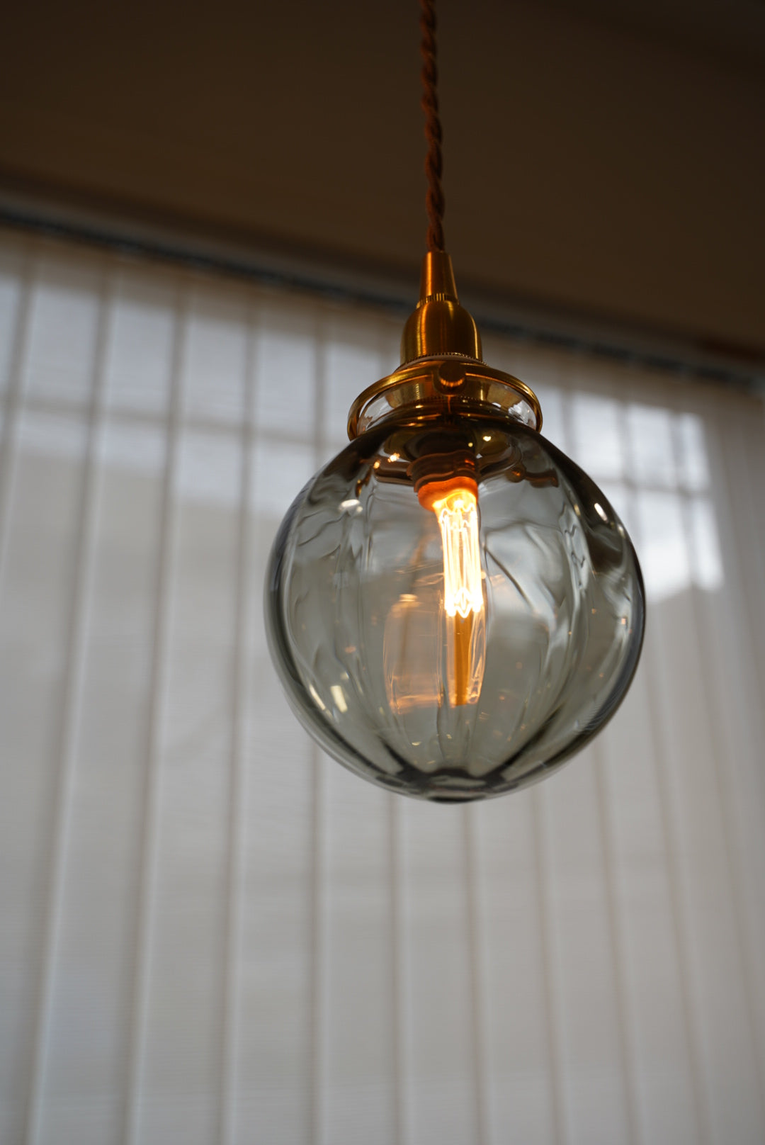 さざ波硝子店×KIKKAKEKKO オリジナルペンダントライト グレー