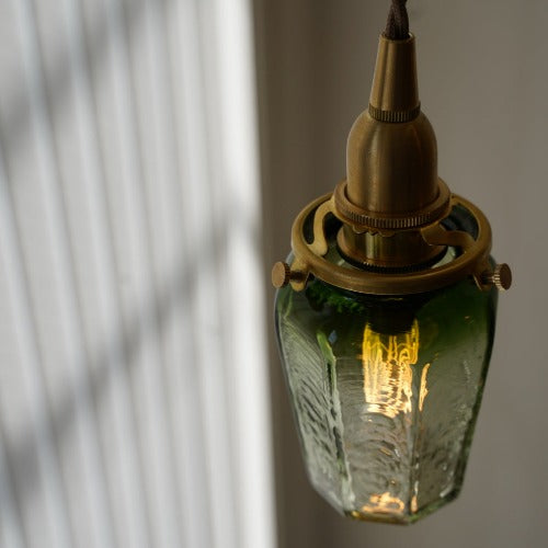 安土草多 八角瓶(緑透き被せ) ガラスペンダントライト