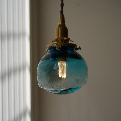 安土草多 角球(青透き被せ) ガラスペンダントライト