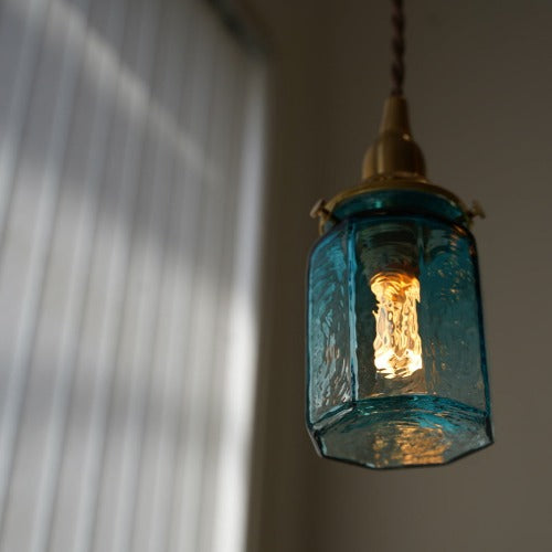 安土草多 八角筒瓶 (青透き被せ) ガラスペンダントライト