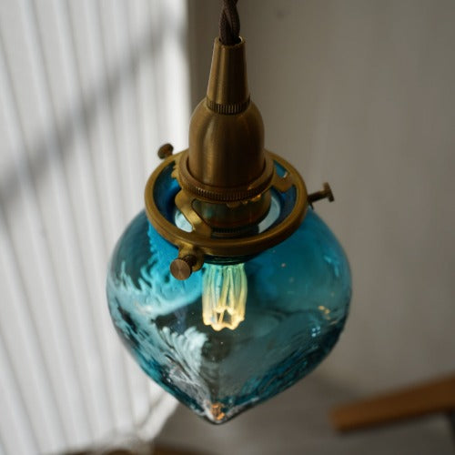 安土草多 角球(青透き被せ) ガラスペンダントライト