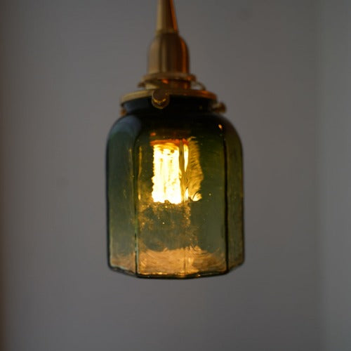 十角瓶（緑透き被せ）　安土草多　ガラスペンダントライト　照明