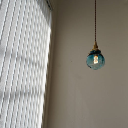 角球（青透き被せ）　安土草多氏　ガラスペンダントライト　照明