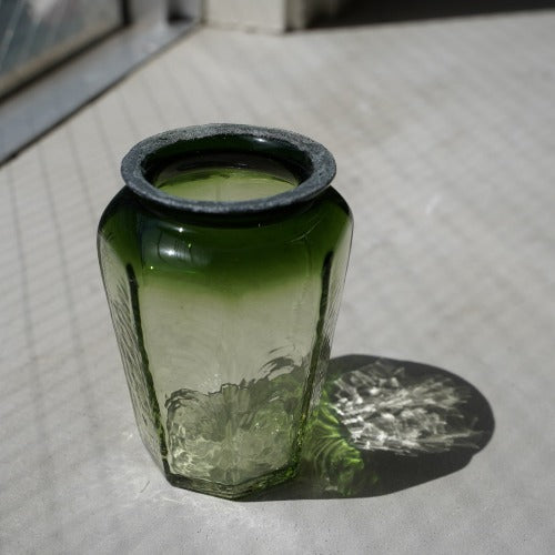 八角瓶（緑透き被せ）　安土草多　ガラスペンダントライト　照明
